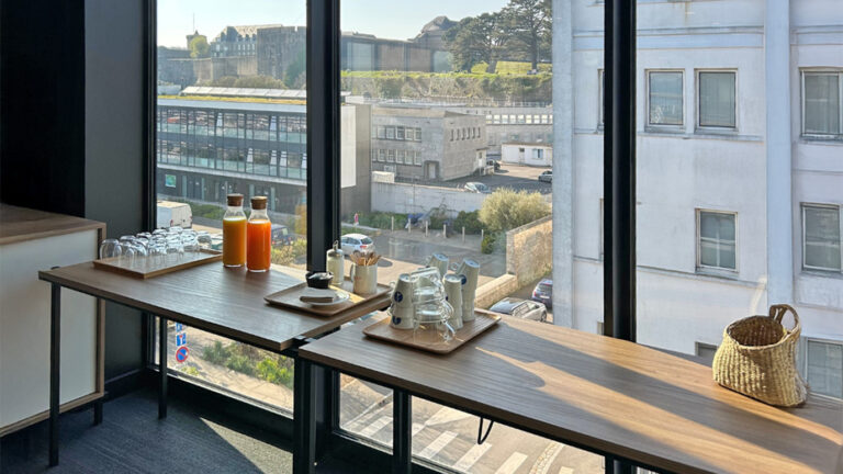 wojo-marina-brest_salle-reunion_petit-dejeuner